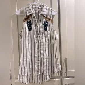 SHYANNE western sleeveless top! Great detail very gently worn Cowgirl Rodeo